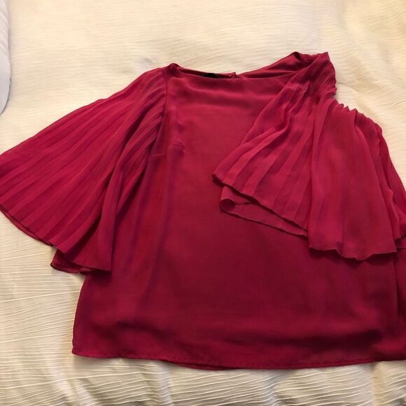 AB studio hop pink top with wing sleeves. Size: M - Picture 2 of 5